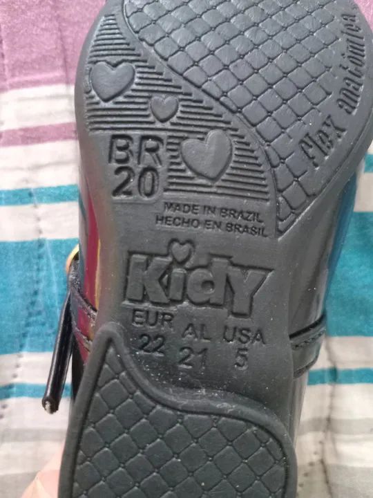 Sapatinho de menina preto tam 20 - Foto 4