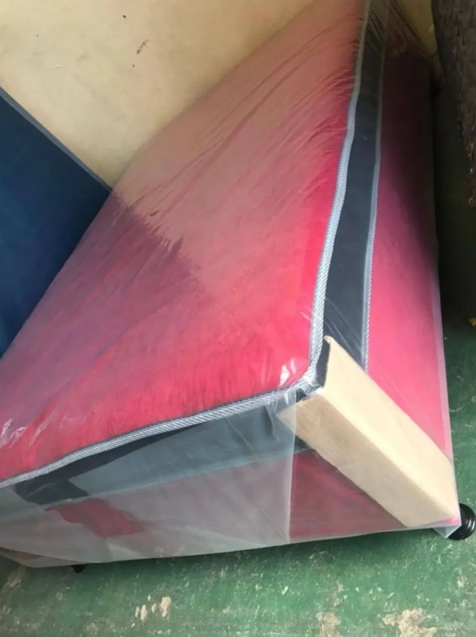 Cama Box Casal Vermelha com Detalhes Brancos - Foto 4