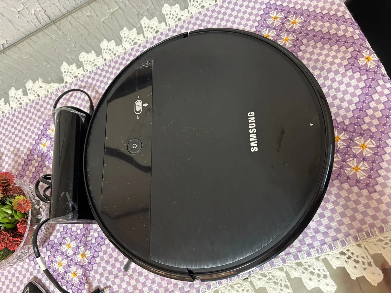 Robô Aspirador 2 em 1 Samsung Preto VR5000RM Aspira e Passa Pano com Wi-Fi