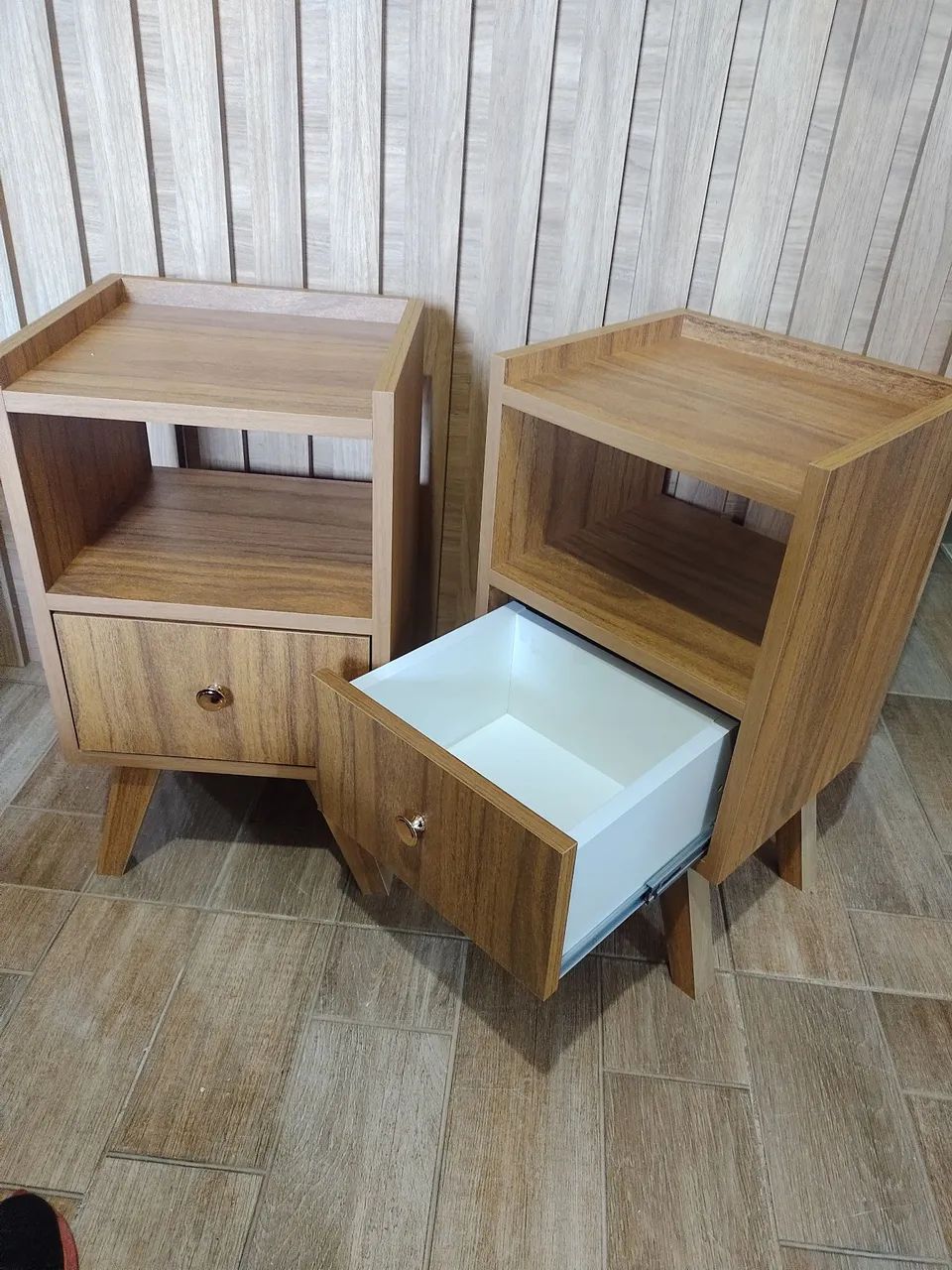 Mesinha cabeceira 64352824901634124