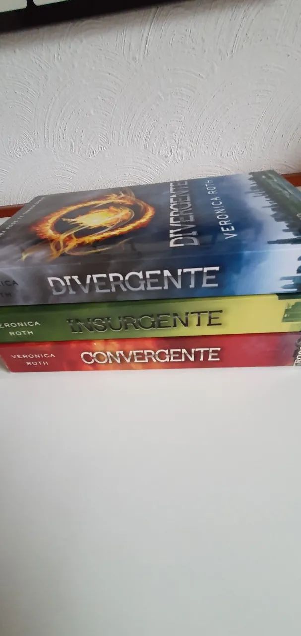 3 Livros Verônica Roth - Foto 3