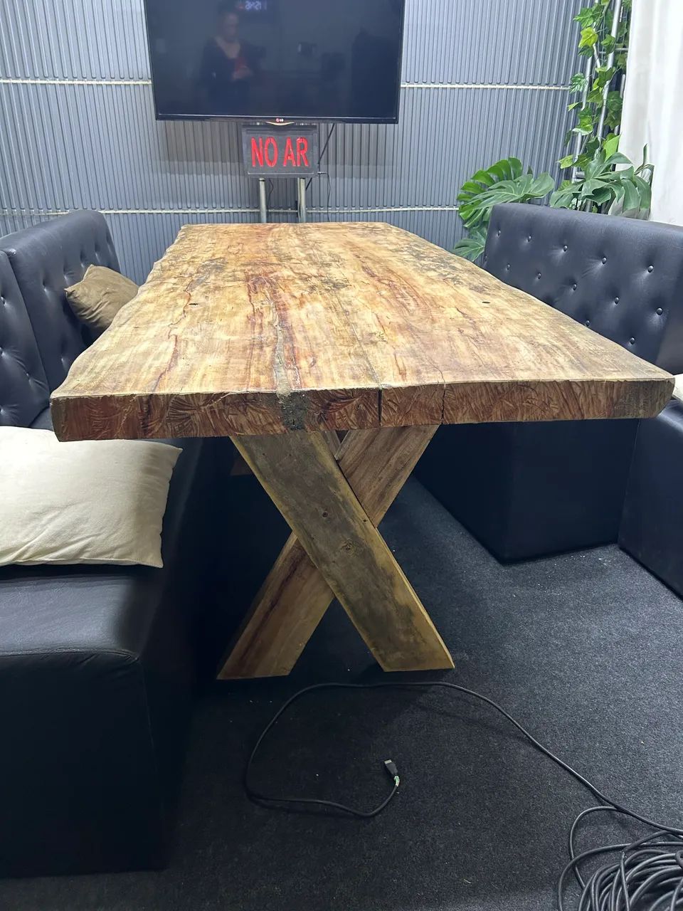 Mesa grande de madeira maciça  - Foto 2