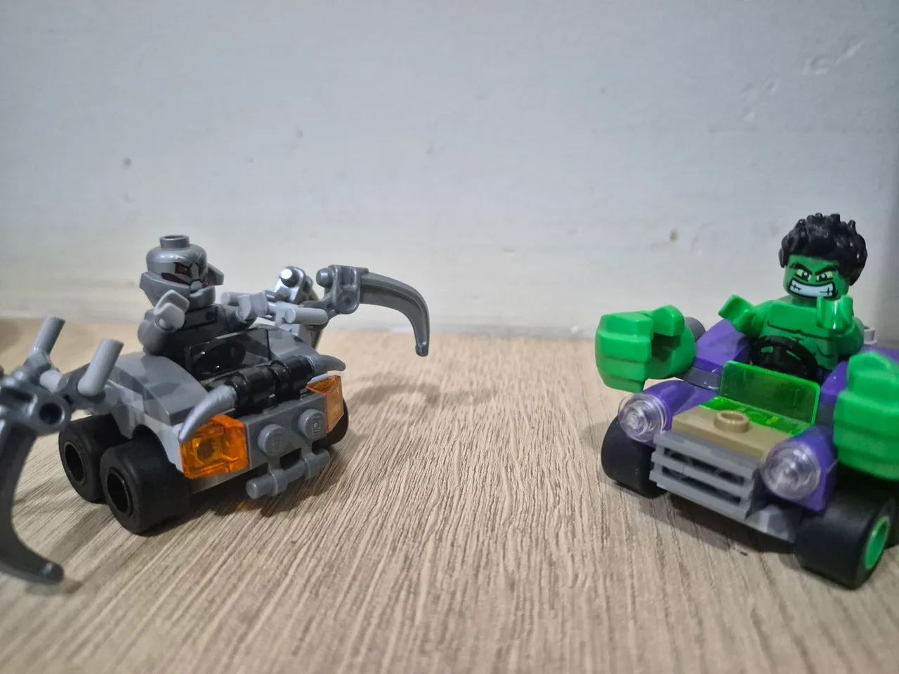 LEGO Mighty Micros: Hulk vs. Ultron (set 76066) original - Foto 2