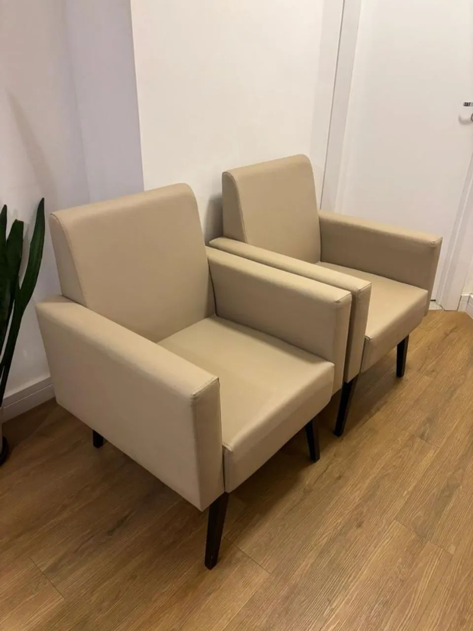 Poltronas Bege Bem Conservadas 
