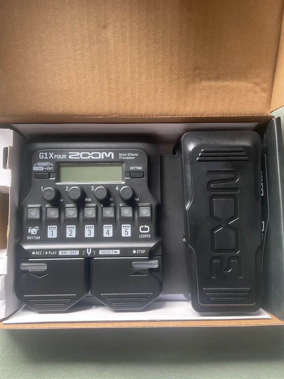 Pedaleira Zoom G1XFour com fonte - Instrumentos musicais - Centro