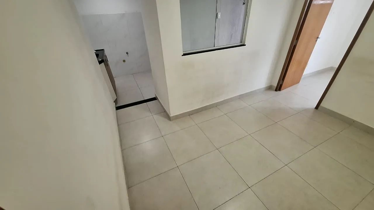 Alugel em Vista Alegre, Av. Brás de Pina, 2 quartos, sala, cozinha e banheiro. - Foto 2