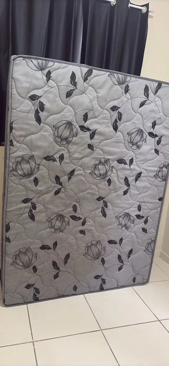 Cama Box  Casal, em perfeitas condições 