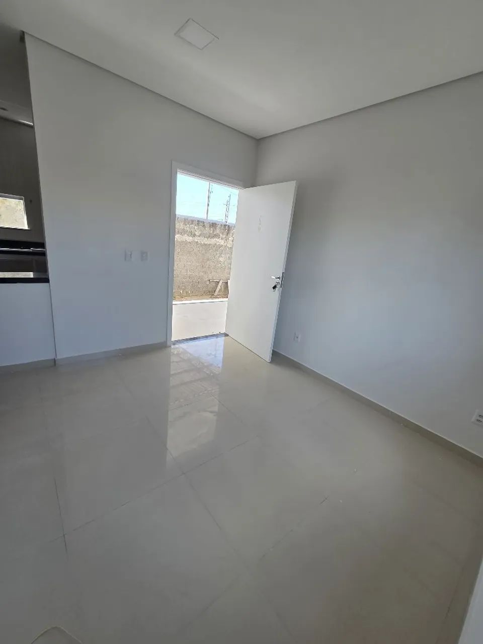 CASA DISPONÍVEL PARA LOCAÇÃO 2 quartos sendo 01 suíte . - Foto 2