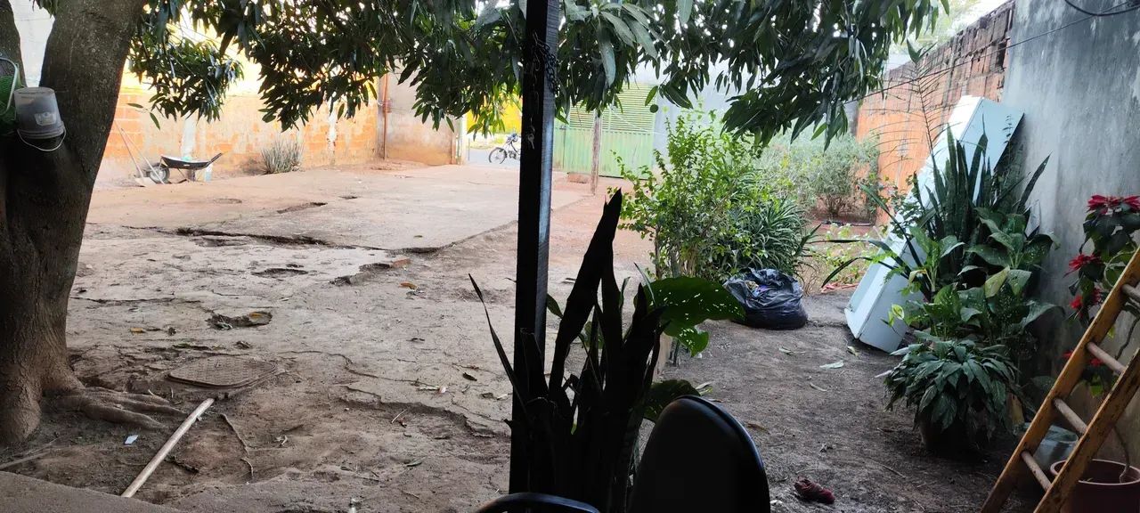 LOTE DE 300M² COM CASA 2 QUARTOS DENTRO - Foto 5