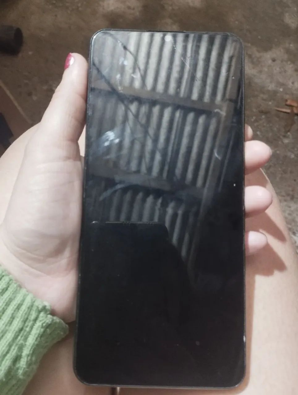 ? Realme C61 - Celular funcionando | Tela trincada - Foto 2