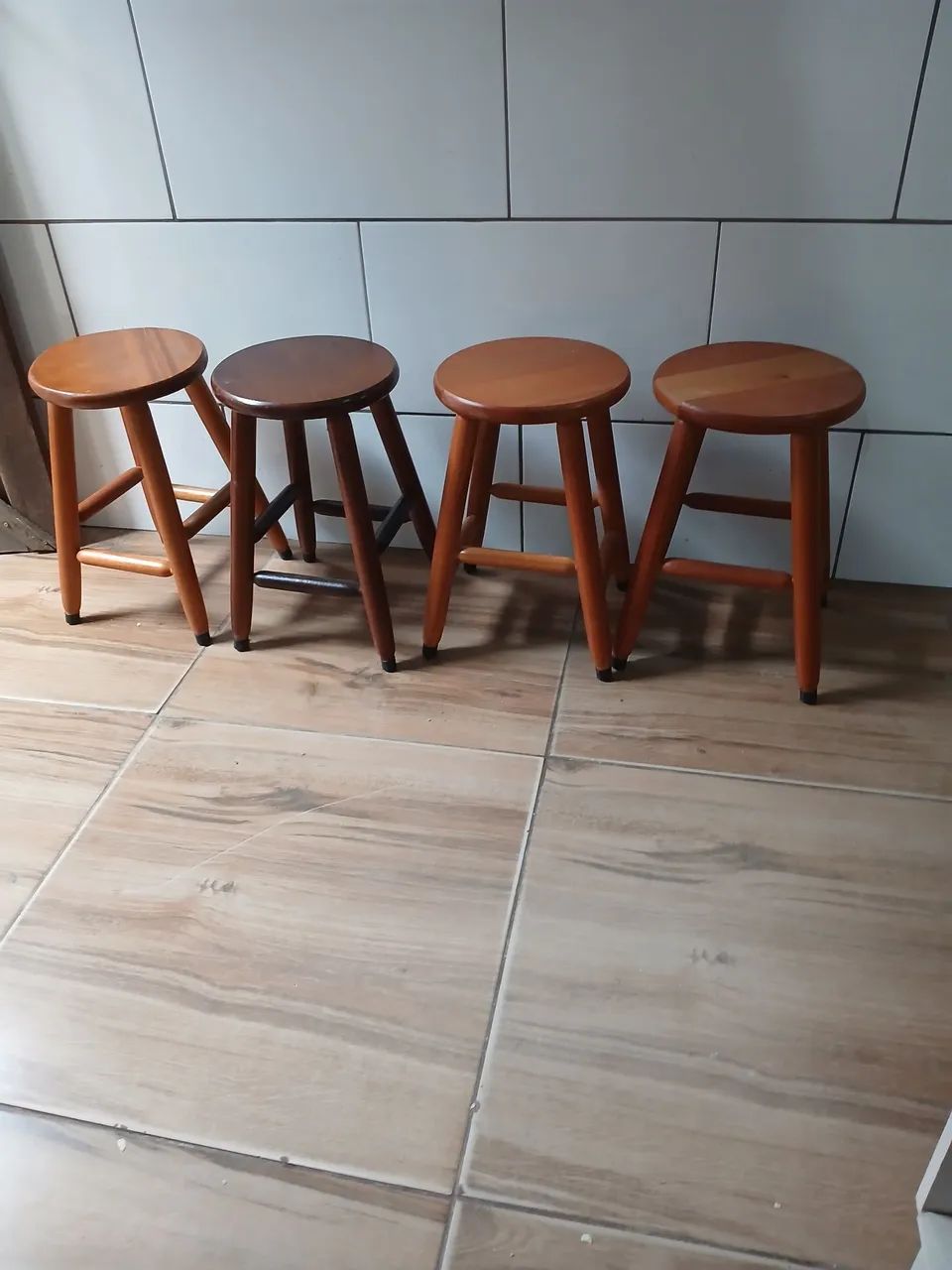 Banquetas de madeira  - Foto 2