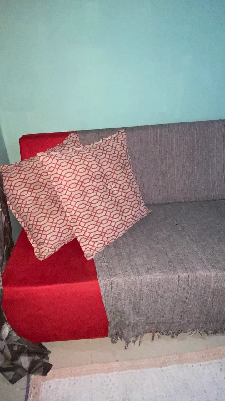 Sofá-cama 3 lugares vermelho | Ótimo estado | Com 3 almofadas - Foto 4