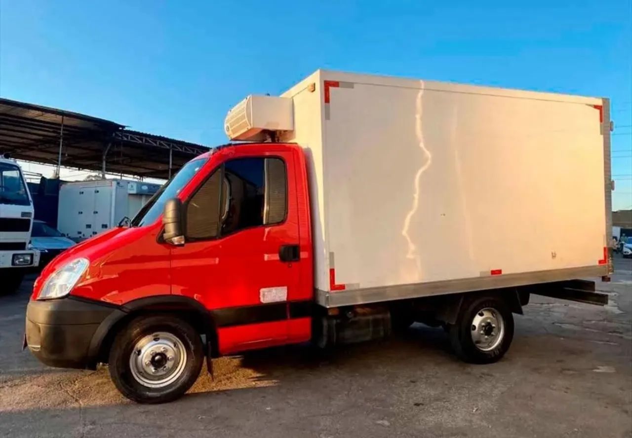 Iveco Daily 35s14 Refrigerada 2012 - Foto 3