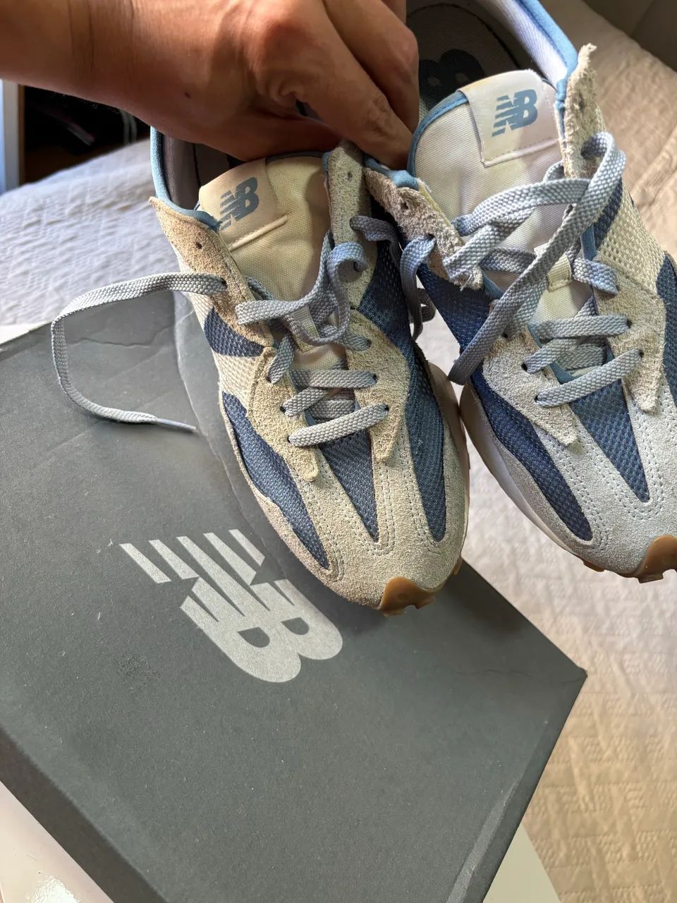 New Balance 327