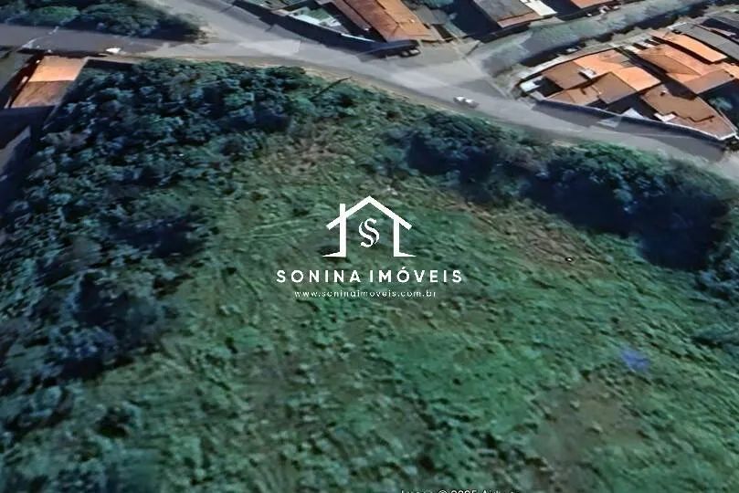 GRANDE TERRENO NO CENTRO DE BOM JESUS DOS PERDÕES