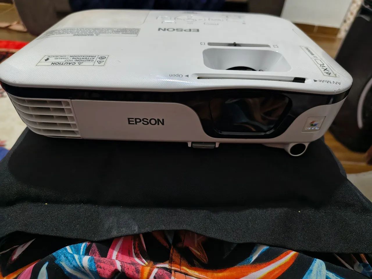 VENDE-SE, PROJETOR MARCA EPSON ×14+ - Foto 4