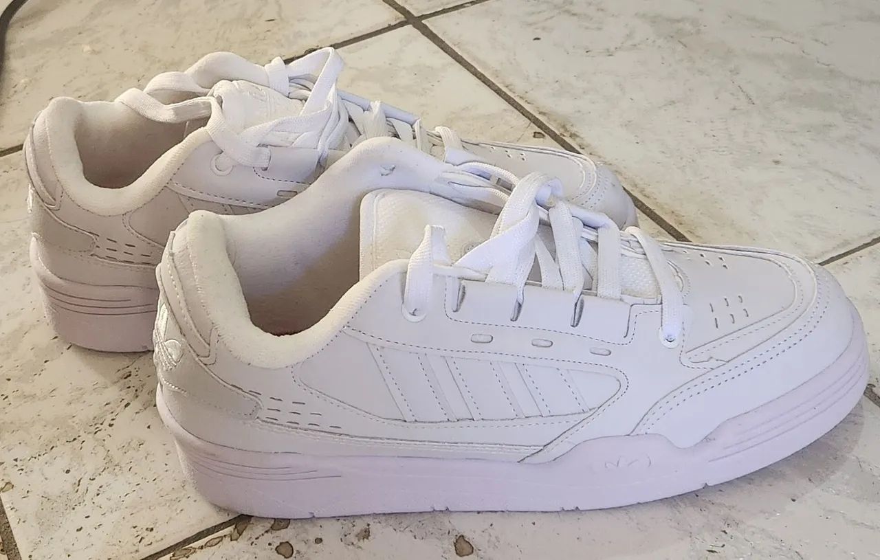  tênis Adidas Adi2000