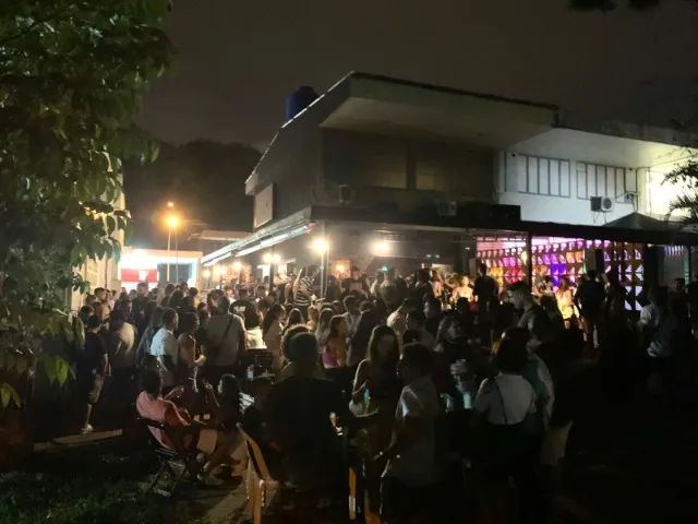 URGENTE!! Vendo/Passo ponto de bar na ASA SUL - Facilito pagamento/estudo troca