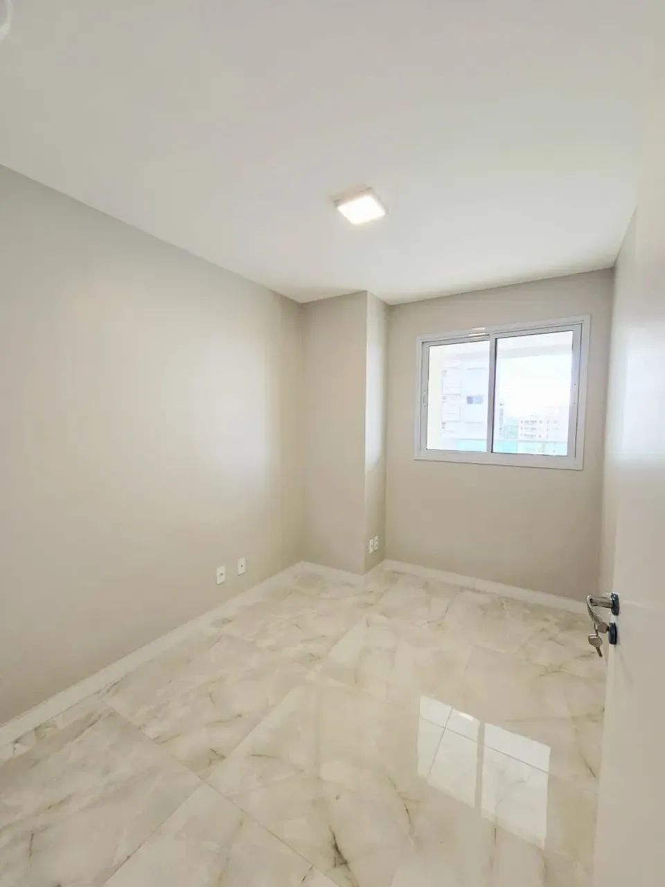 Silvia - Aluguel R$ 10.000,00 Condomínio  Le Boulevard  Três Suites com 02 vagas de garage - Foto 3