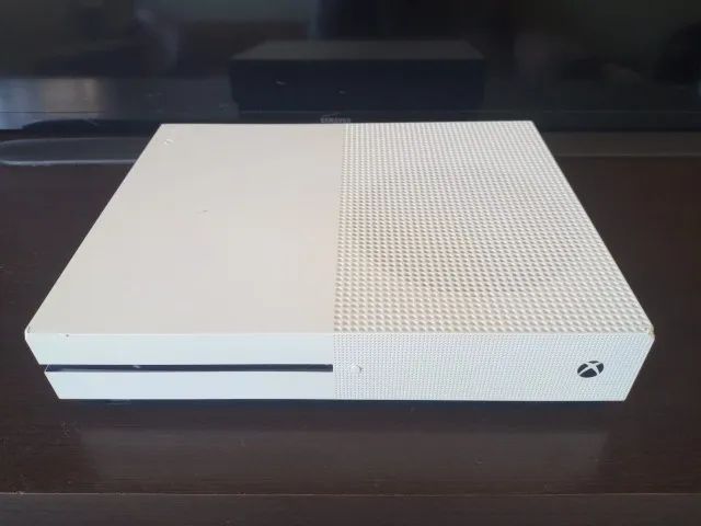 Xbox One usado, 1Tb de memória e recentemente renovado