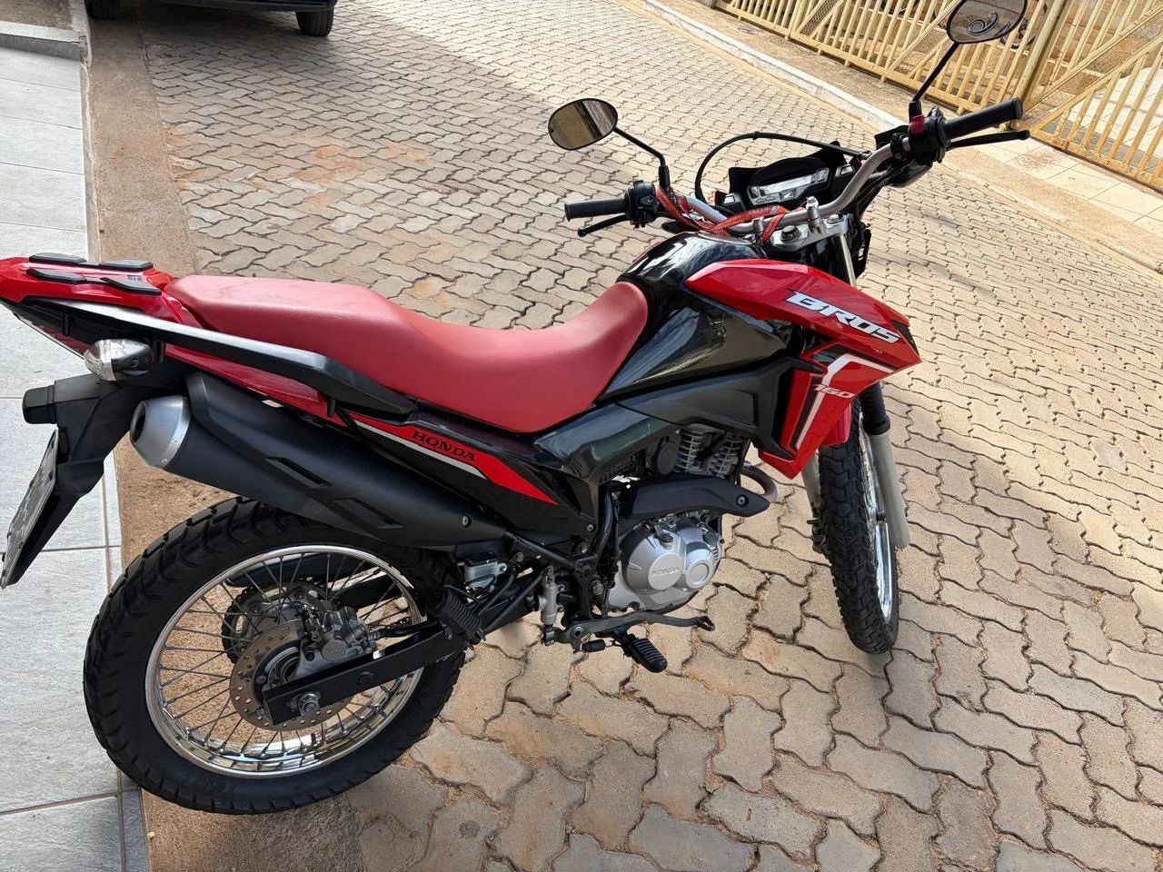 Bross 160 muito nova 