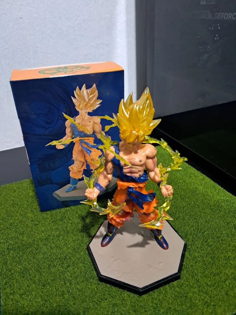 Action Figure Dragon Ball Z - Goku SSJ 17cm - Foto 3