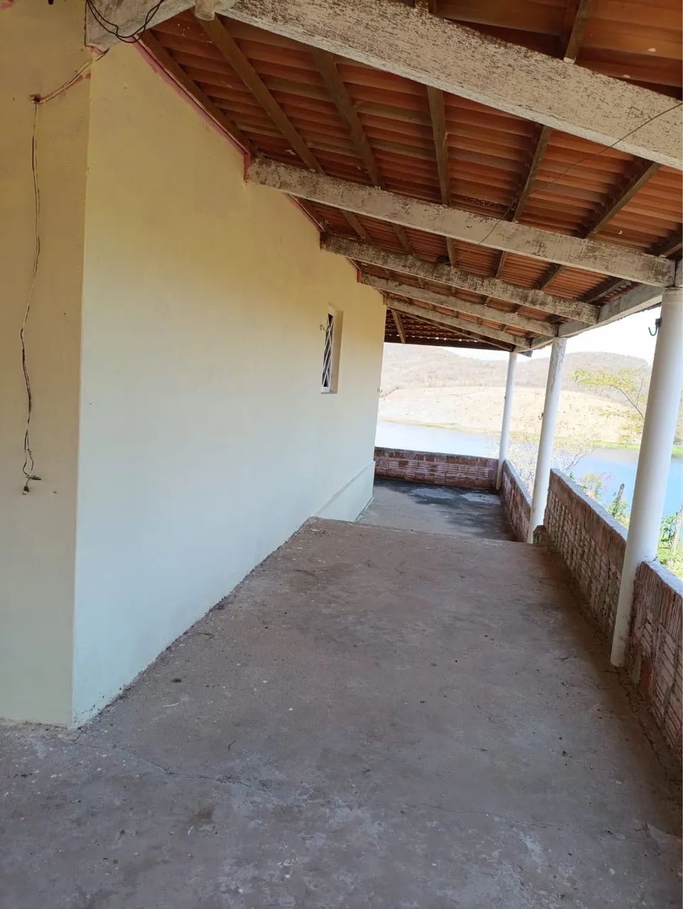 Vende se casa em sítio queimadas 