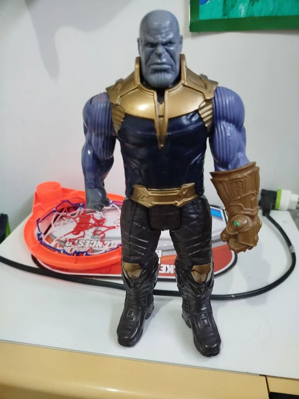 Boneco Thanos fala frases 