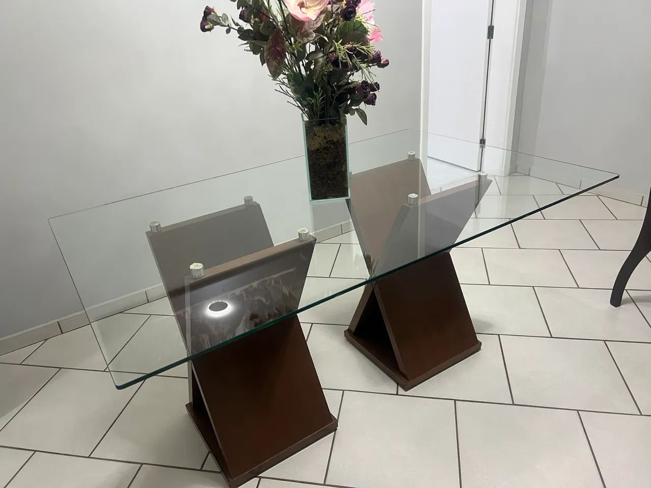 Mesa vidro temperado 8 mm com 06 cadeiras 