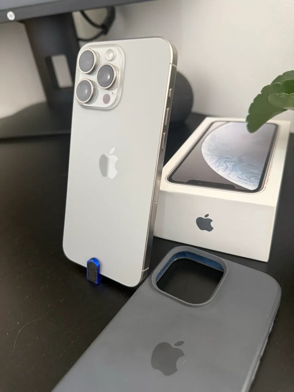 IPhone 15 Pro Max  - Foto 4