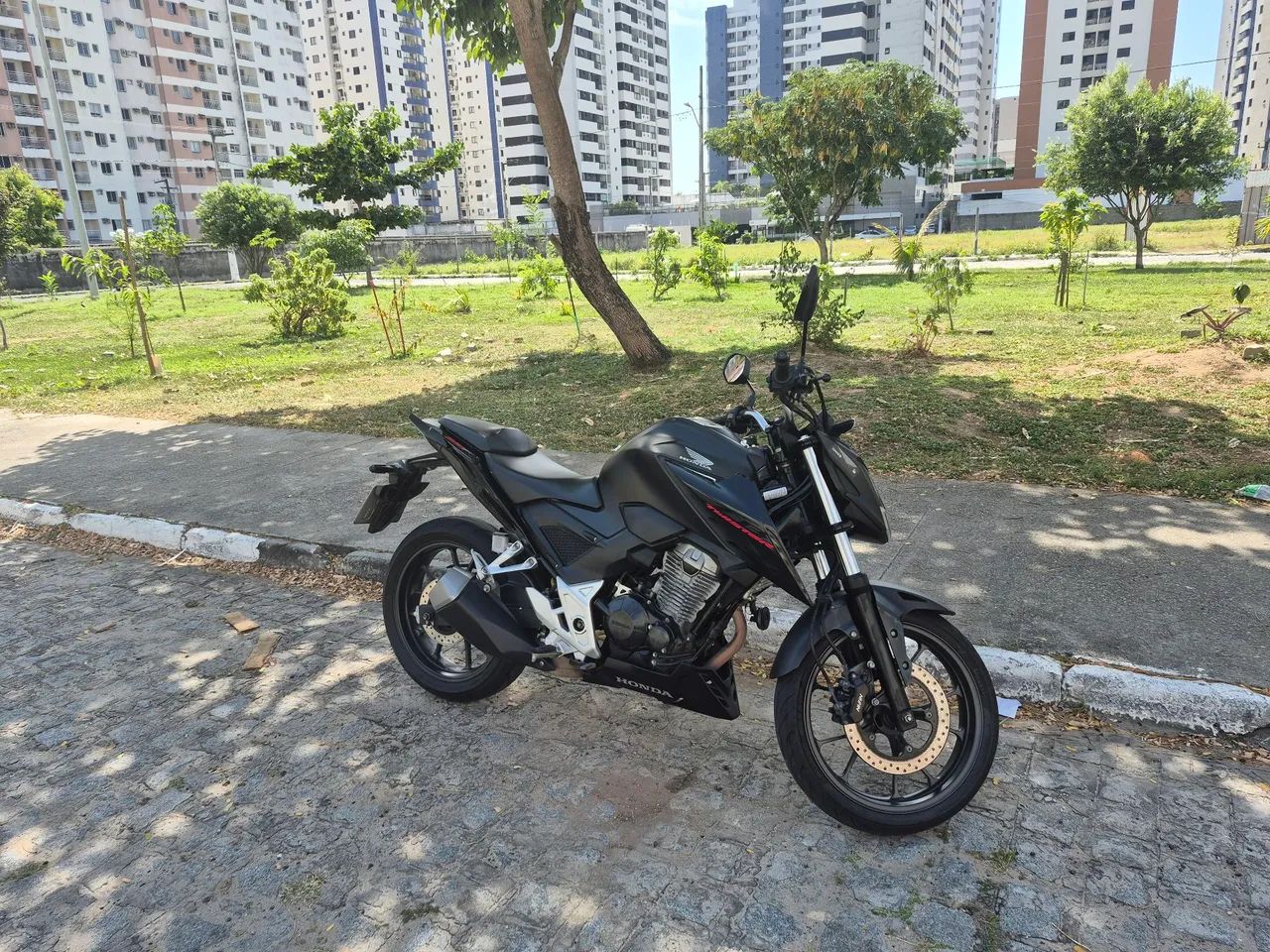 CB 300F Twister
