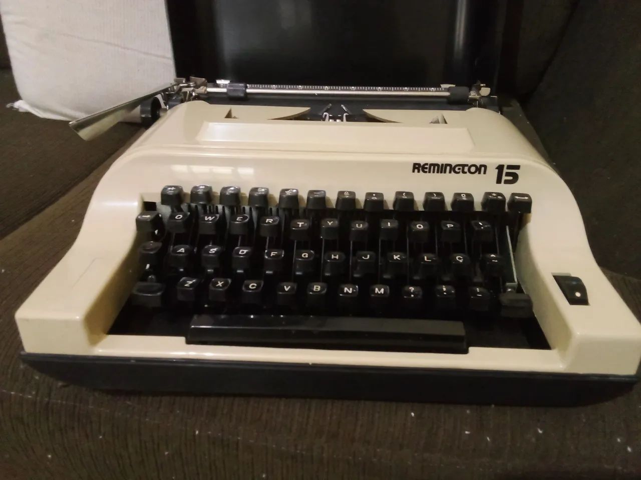 Máquina de datilografia Remington 15