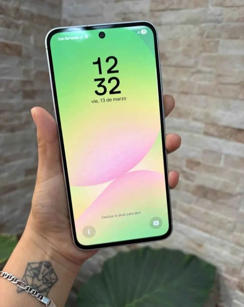 Celular A56 256GB - Foto 2