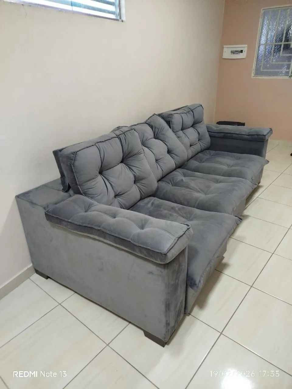 Sofá retrátil com 03 lugares e bom estado de uso  - Foto 3