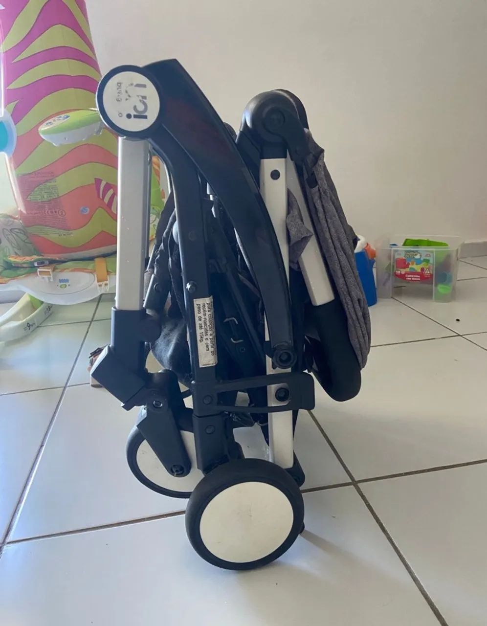 Carrinho Burigotto (abre e fecha com uma mão) - Foto 2