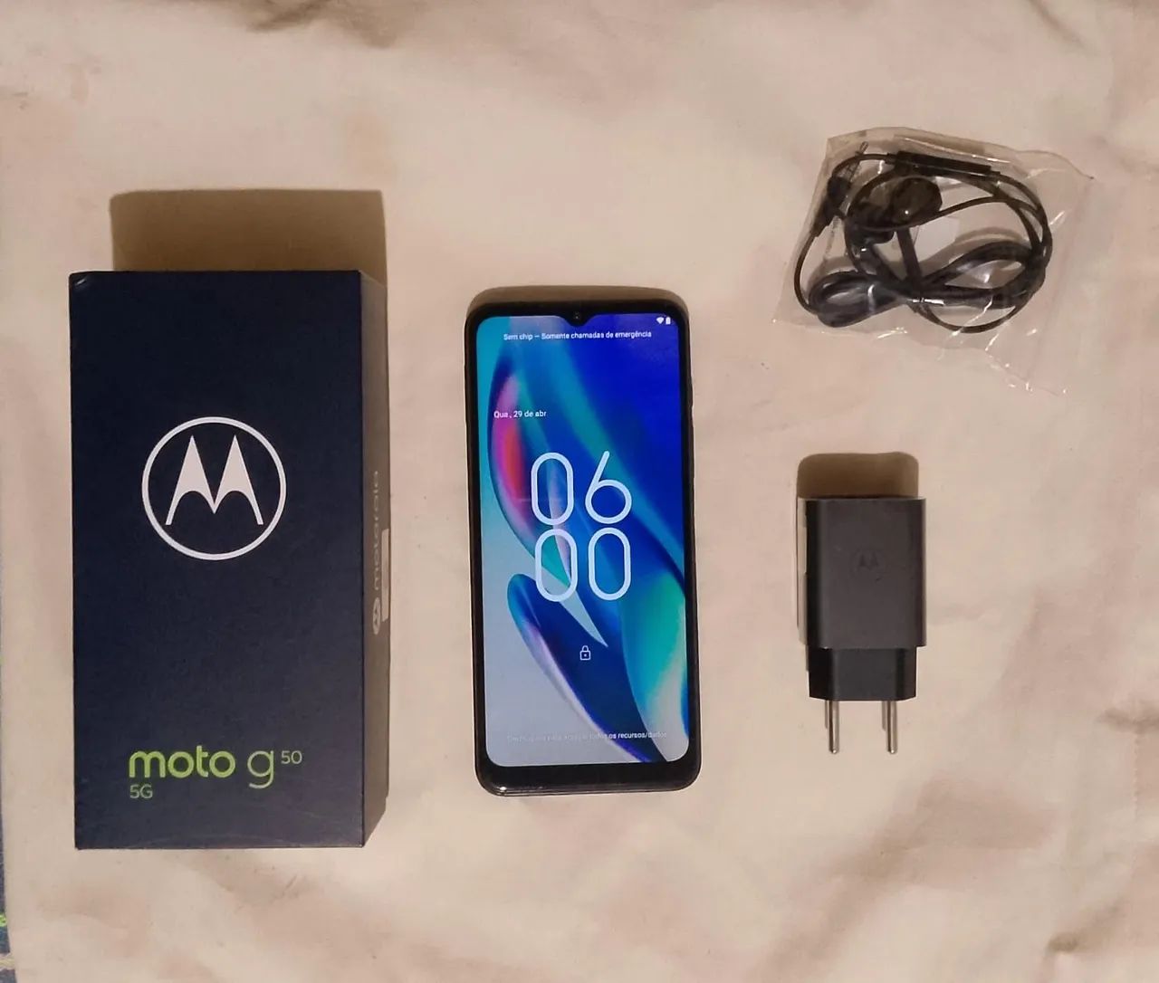 Celular Moto 50 semi novo