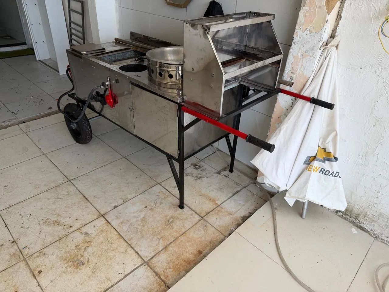 Carinho semi-novo várias utilidades  - Foto 2