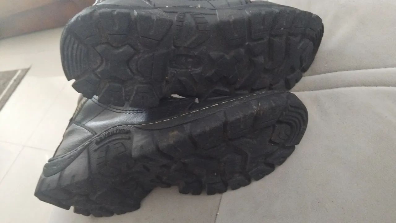 Bota Catepilar número 35 - Foto 4