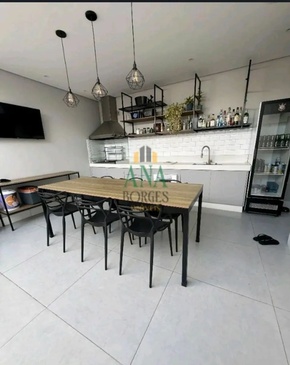 Casa Impecável com Suíte em Condomínio