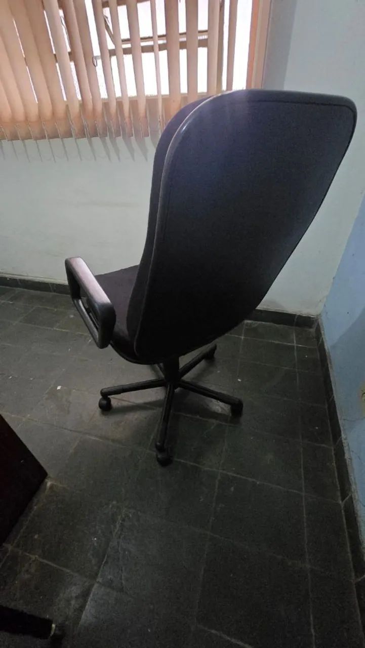 Cadeira presidente preta - Foto 2