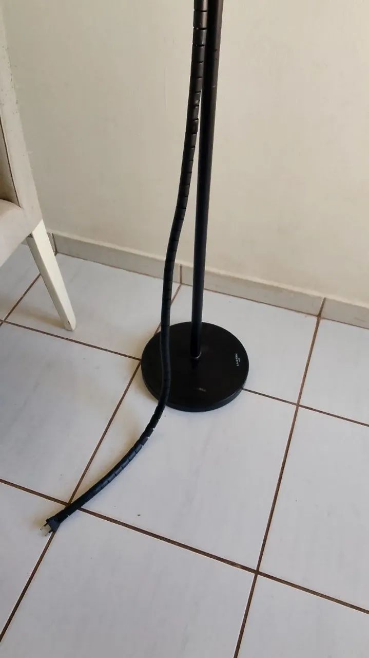 Abajur preto de 1.80m  - Foto 2