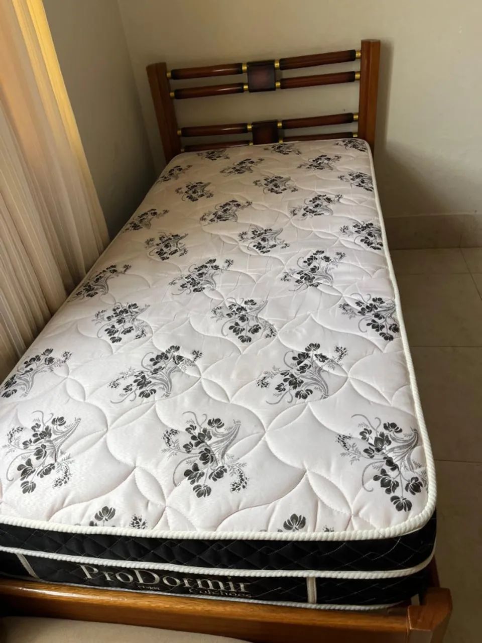 CAMA DE SOLTEIRO COM COLCHÃO 