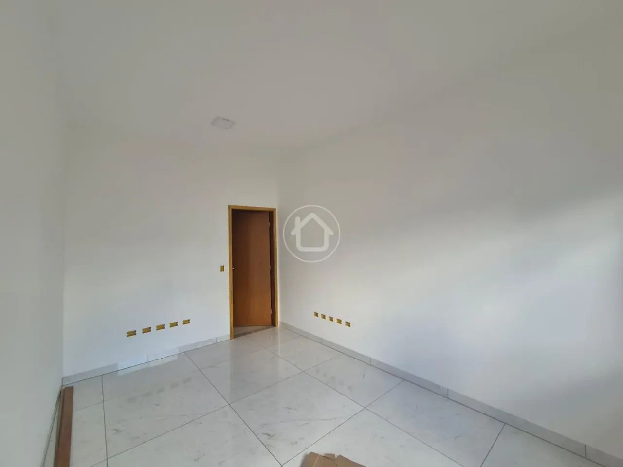 CASA NOVA COM 3 DORMITORIOS PROX AO COL. MILITAR - Foto 2