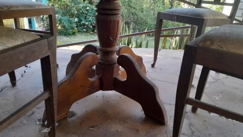 mesa antiga com 4 cadeiras ( para restauro) - Foto 3