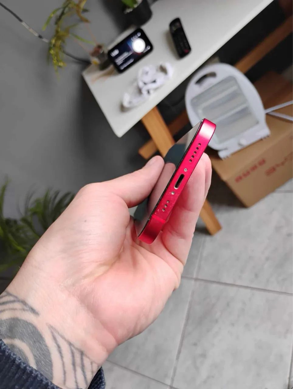 Vendo iPhone 12 64 giga de armazenamento vermelho todo original