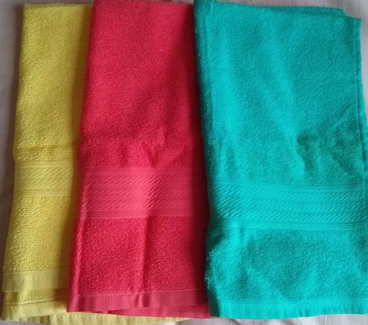 Kit com 3 toalhas de rosto / mãos 