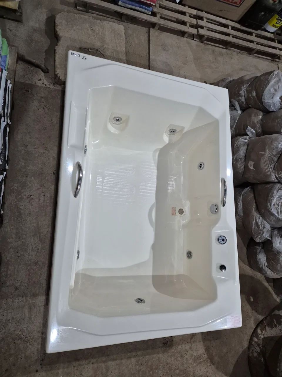 Vende-se Banheira de Hidromassagem Astra - Foto 2