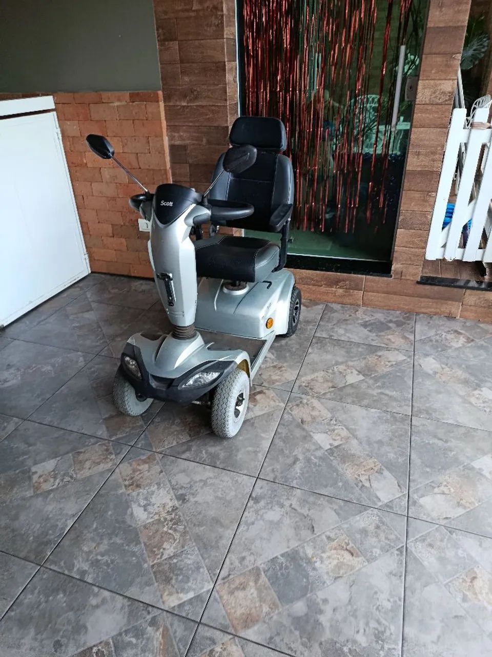 Vendo quadriciclo eletrônico 