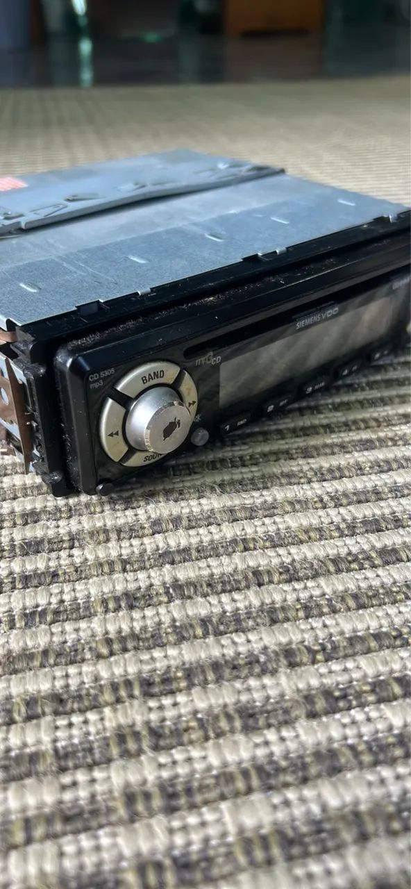rádio automotivo e toca-CDs da marca Siemens VDO - Foto 4