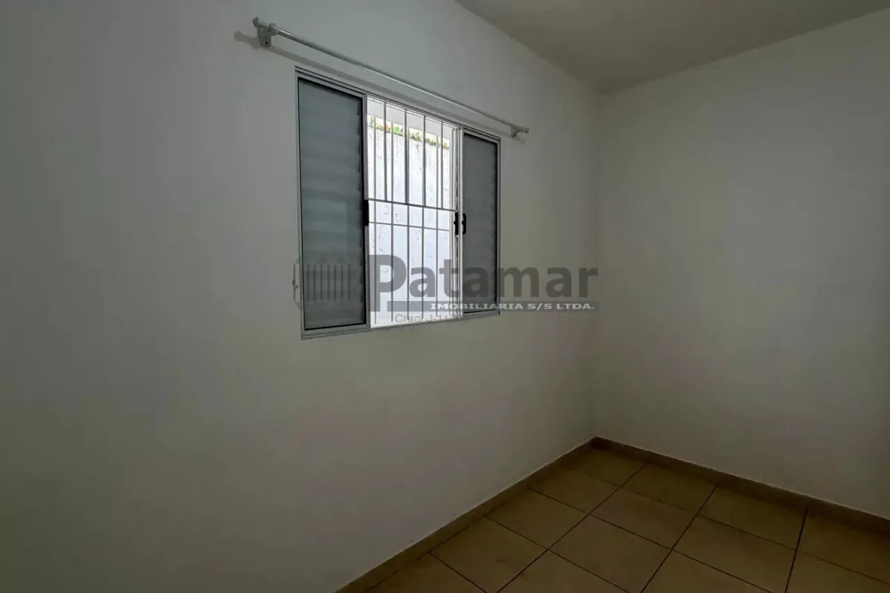 Casa à venda com 2 quartos, 1 suíte e 2 vagas no Jardim Ester Yolanda - Foto 2